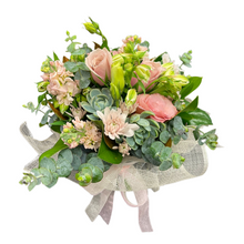 Load image into Gallery viewer, Pretty Posy in a Vase
