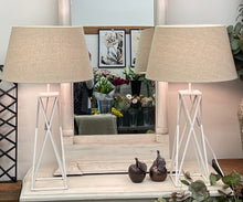 Load image into Gallery viewer, Lamp - table Newport/linen shade
