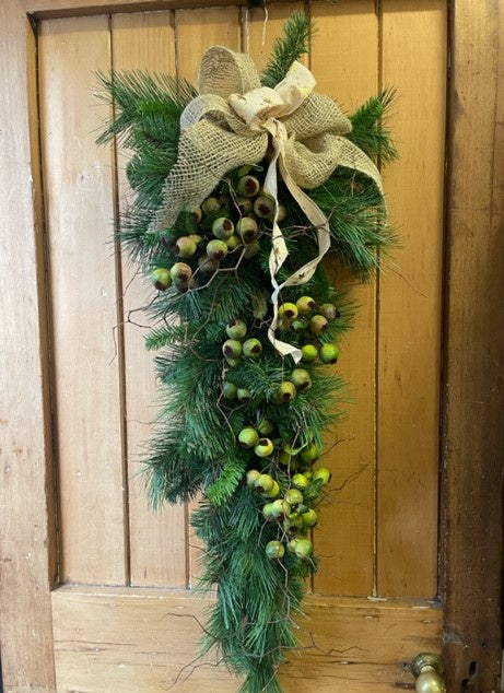 Artificial Pine Tear Drop - Natural bow & nuts